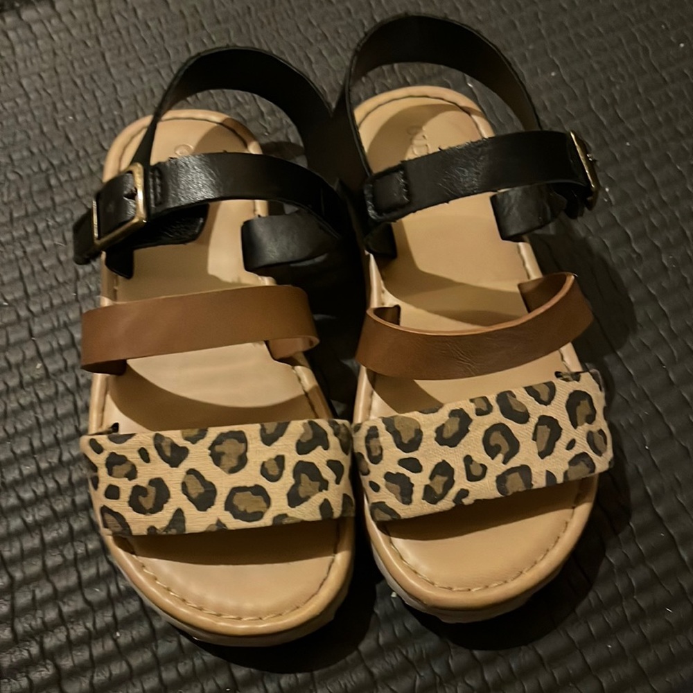 Adorable Sandals Size 10